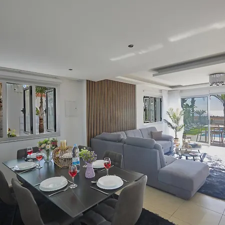 Sunrise * Ajía Nápa