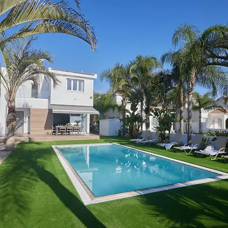 Sunrise Villa Ajía Nápa